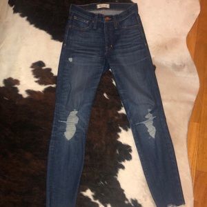 Madewell 9” high rise in  perfect distressed denim